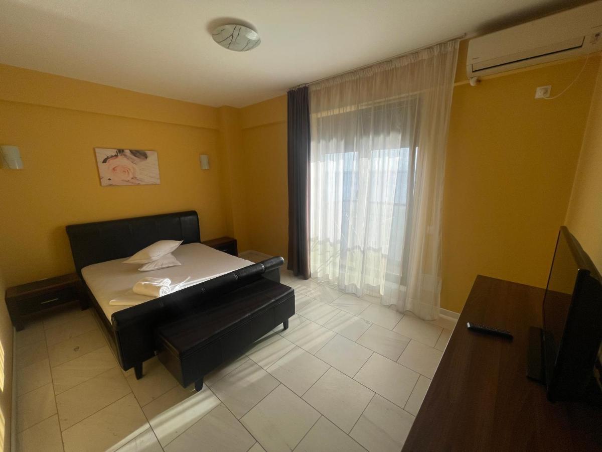 Sophia Lake View Suite Mamaia Exteriör bild