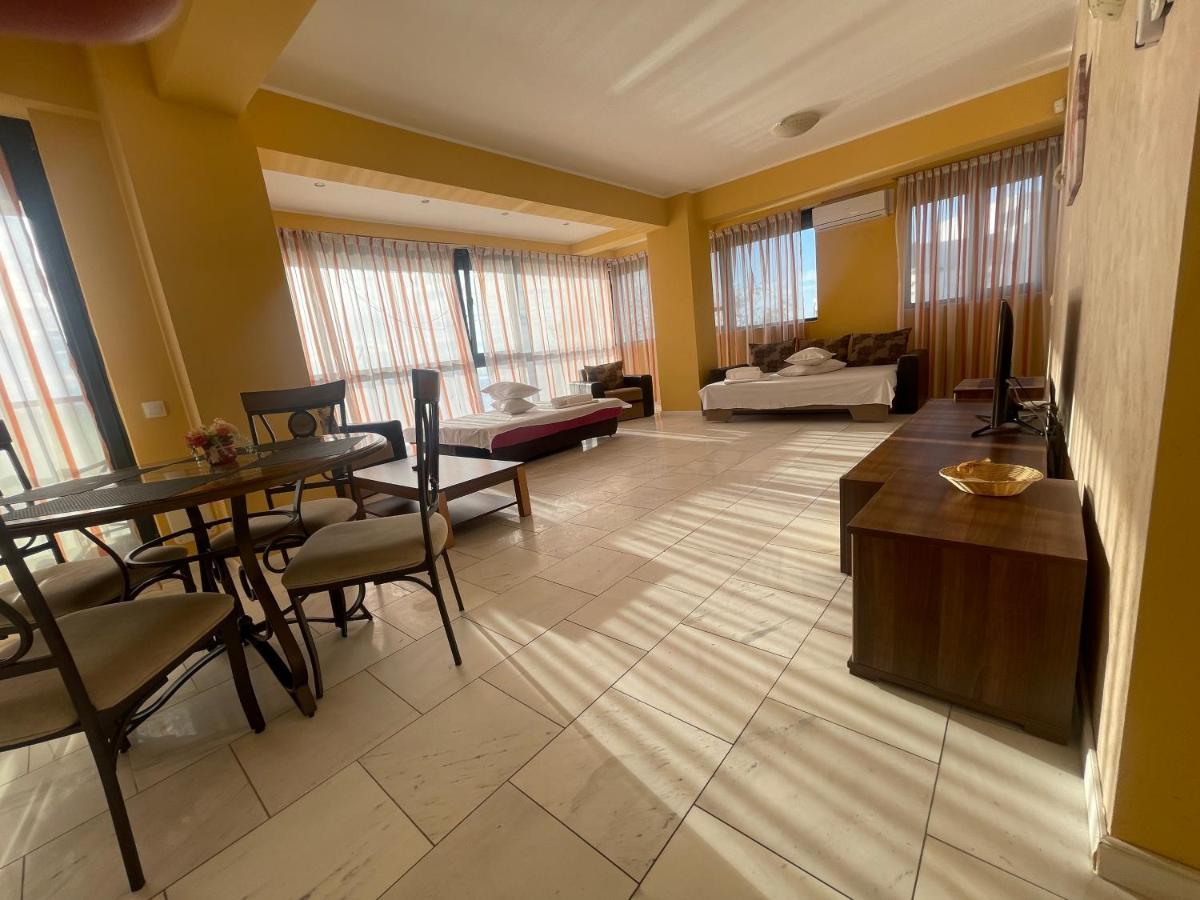 Sophia Lake View Suite Mamaia Exteriör bild