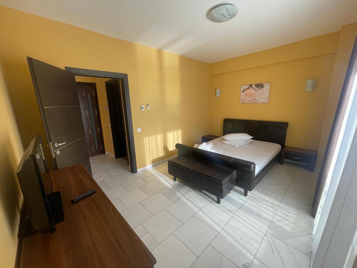 Sophia Lake View Suite Mamaia Exteriör bild