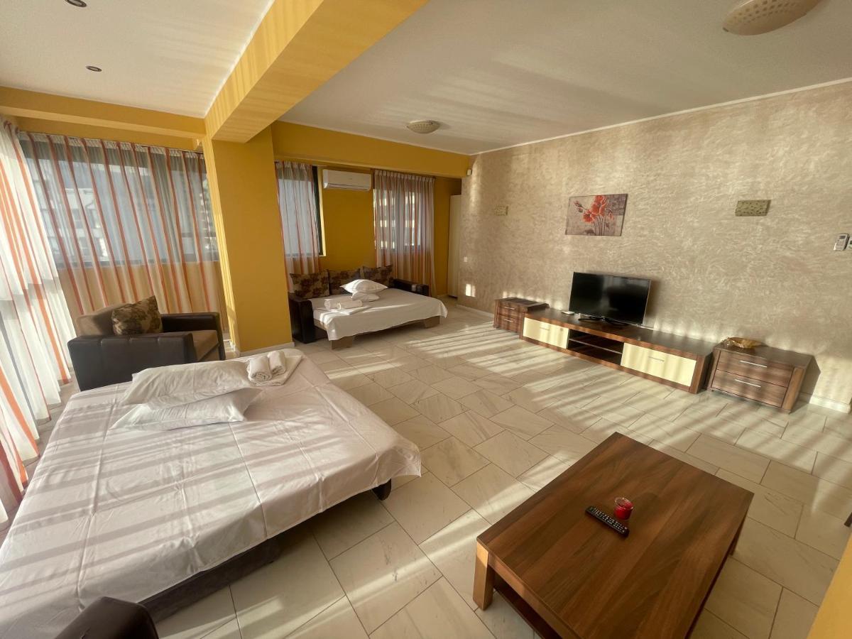 Sophia Lake View Suite Mamaia Exteriör bild
