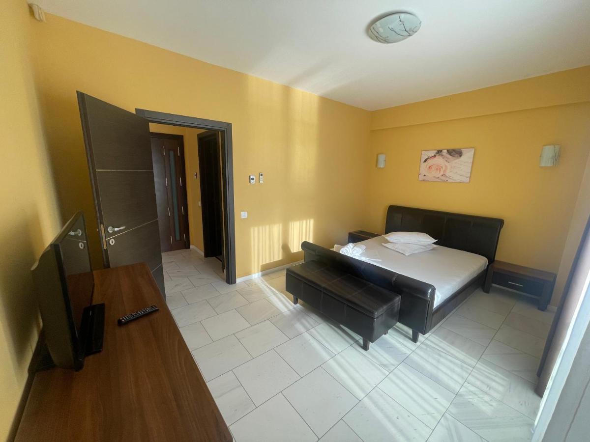 Sophia Lake View Suite Mamaia Exteriör bild