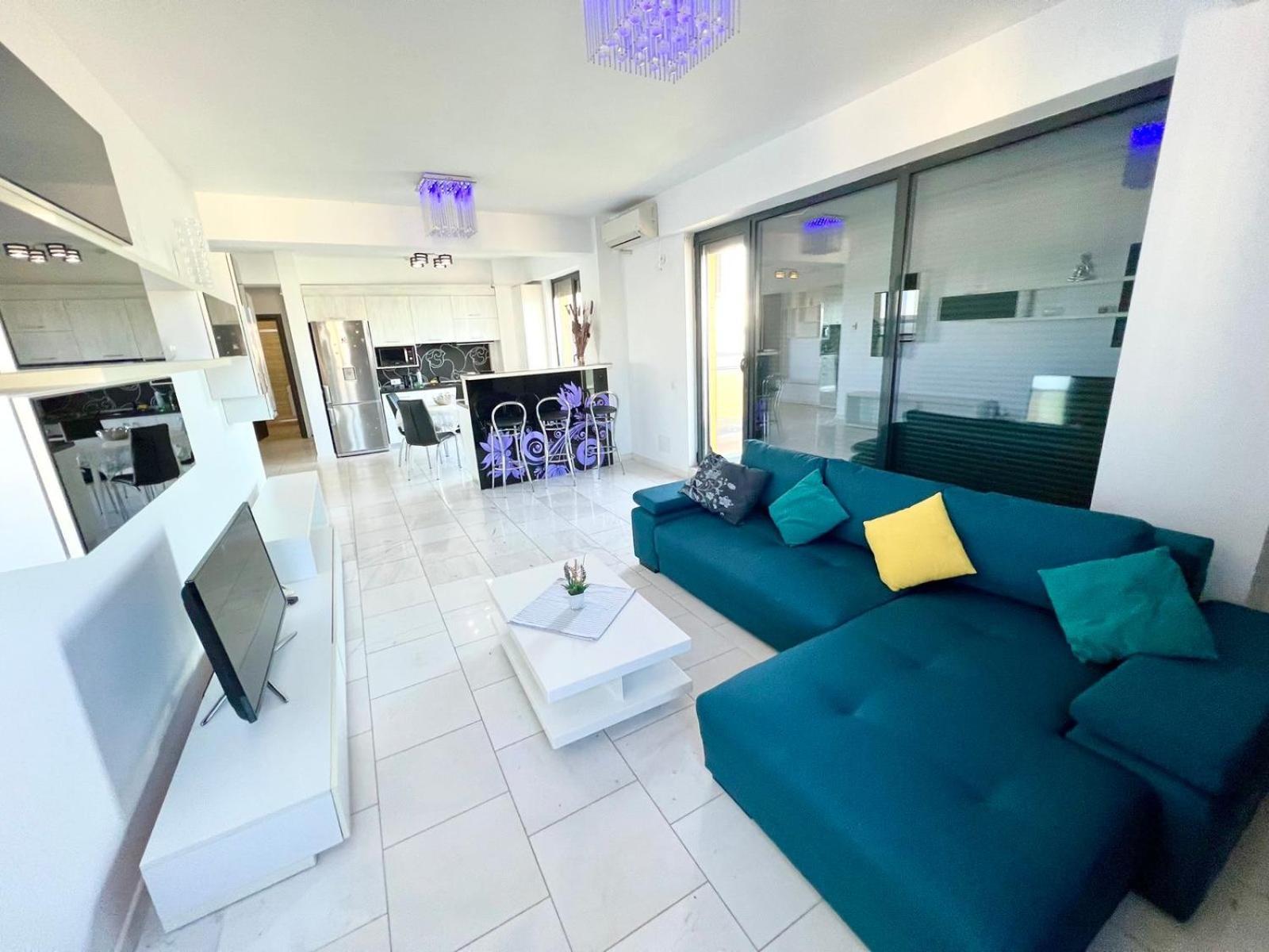 Sophia Lake View Suite Mamaia Exteriör bild
