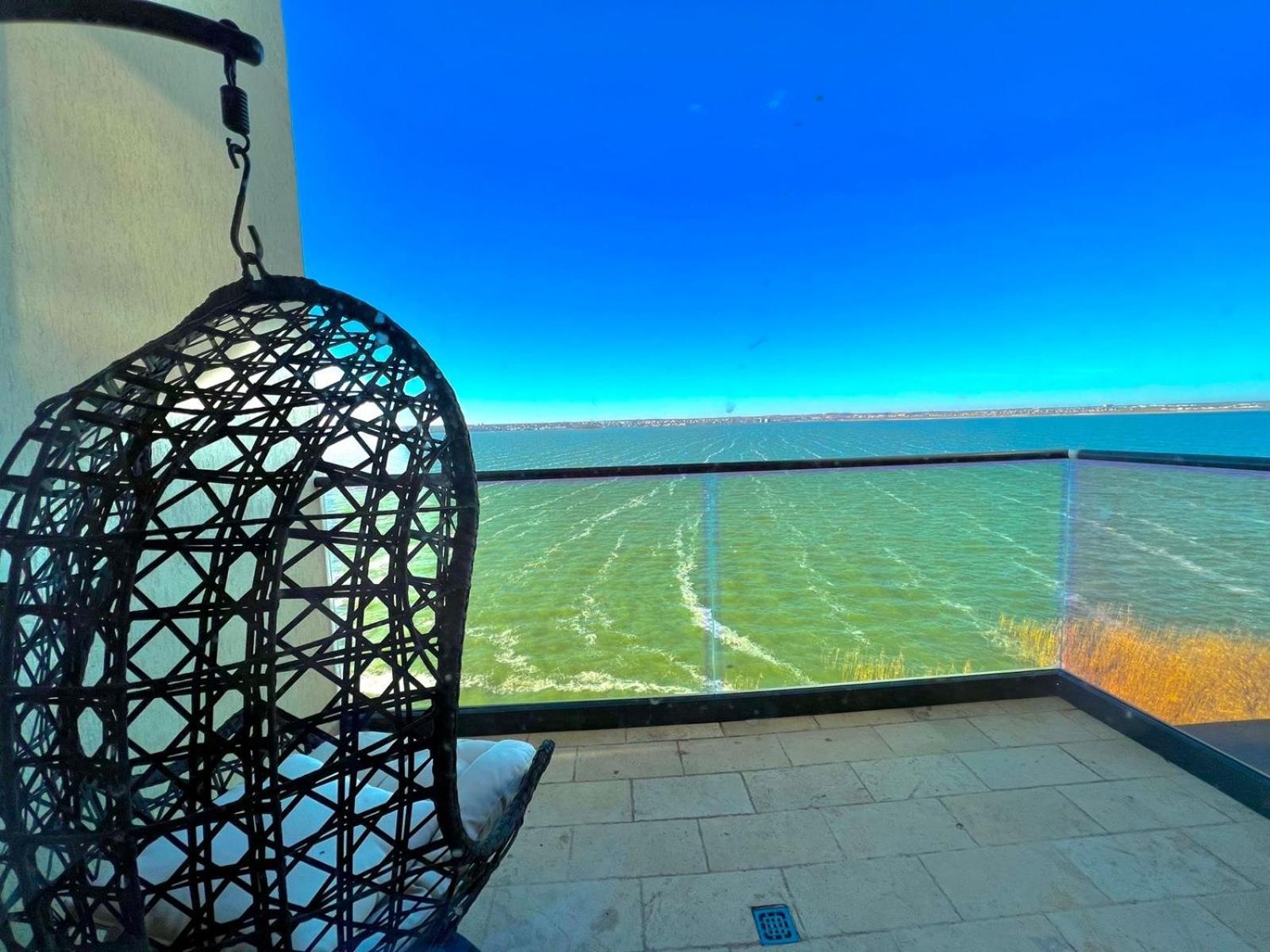Sophia Lake View Suite Mamaia Exteriör bild