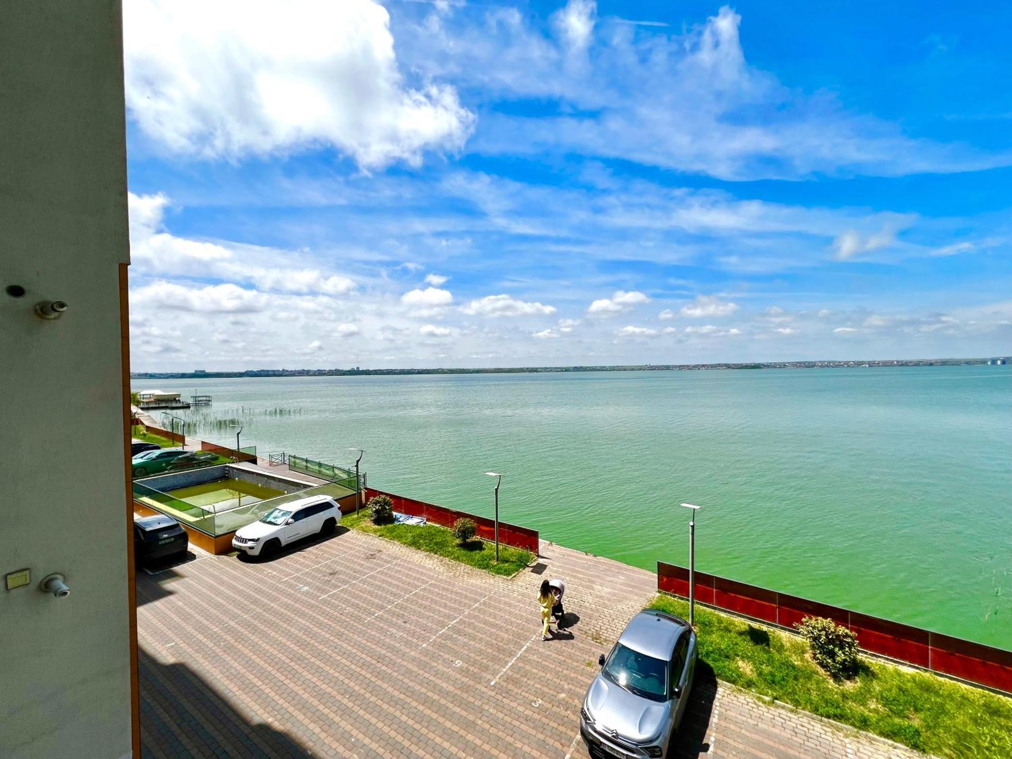Sophia Lake View Suite Mamaia Exteriör bild