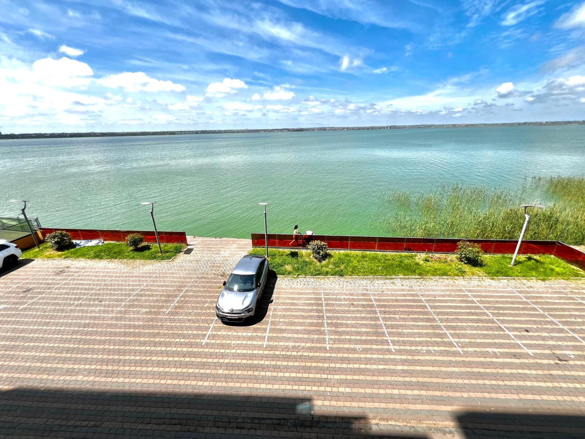 Sophia Lake View Suite Mamaia Exteriör bild